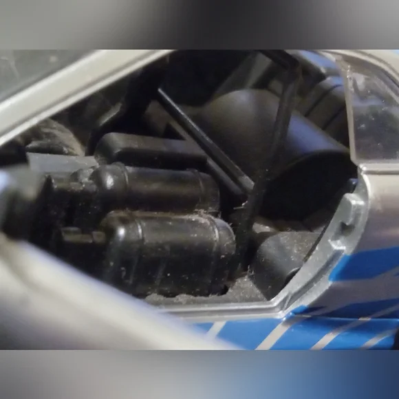 Jada Toys 1:32 scale Die-cast 2002 Nissan Skyline GT-R (R34) (F&F Brian's car) - Picture 6 of 8